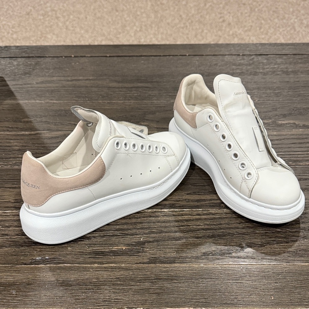 Alexander McQueen White Leather Womens Sneakers with light pink Heel Tab 36